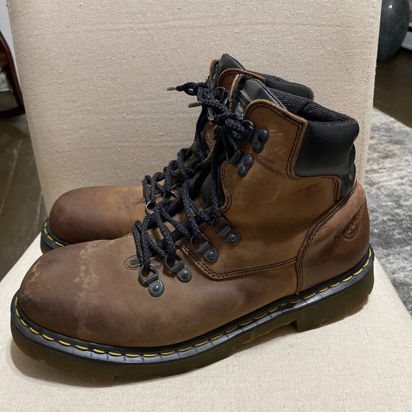 Dr. Martens work boots brown air wair 6 tie rivet oil resistant 12 lace up boots - Picture 3 of 11